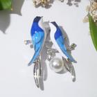 Брошь «Птицы» стрижи, бело-синяя в серебре - Фото 1