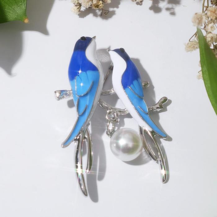 Брошь «Птицы» стрижи, бело-синяя в серебре - Фото 1