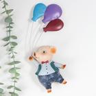 Сувенир полистоун настенный декор "Поросёнок с воздушными шарами" 26х5х9 см - фото 9419077
