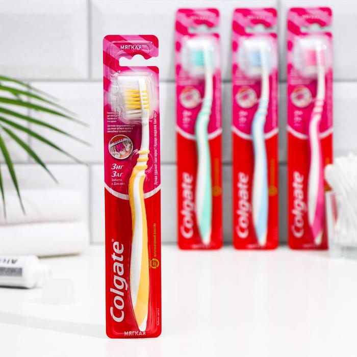 Зубная щётка Colgate Зиг Заг забота о деснах, мягкая, микс, 1 шт. - Фото 1