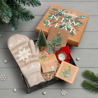 Набор подарочный новогодний KAFTAN New Year: варежки размер 19, подвеска, ёлка, подсвечник