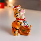 Копилка полистоун "Тигра с мишкой/санками" МИКС 12х7,5х7 см - фото 21386210