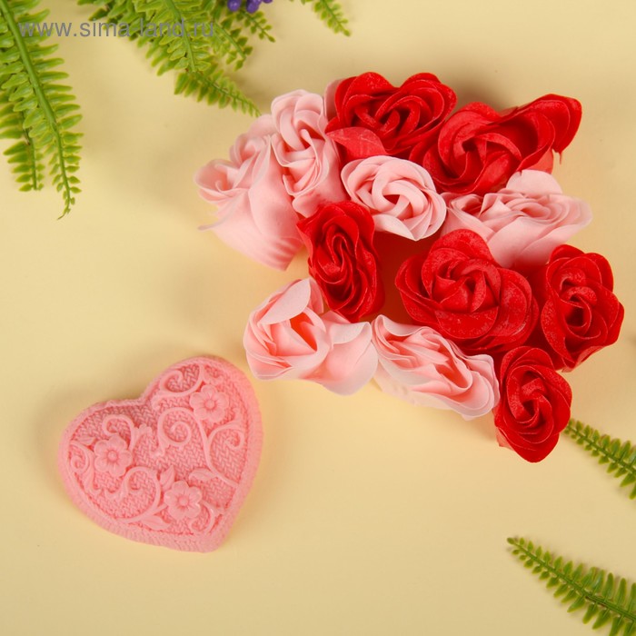 Мыльные лепестки 12 роз + мыло 60 гр "Сердце в цветочках", розовый, аромат роза - Фото 1