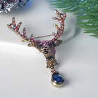 Брошь «Олень с капелькой», цвет розово-синий в золоте - Фото 1