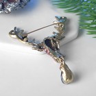 Брошь «Олень с капелькой», цвет розово-синий в золоте - Фото 3