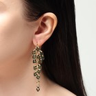 Серьги висячие со стразами «Вечерние» сплетение, цвет изумрудный в золоте, 8 см - Фото 2