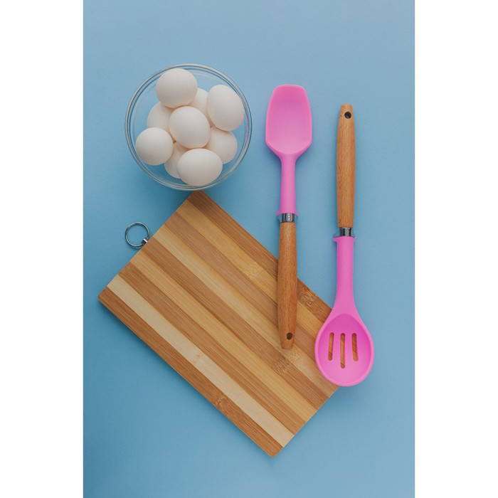Ложка кулинарная с прорезями Доляна «Стелла», 29 см, цвет розовый - фото 1905863703