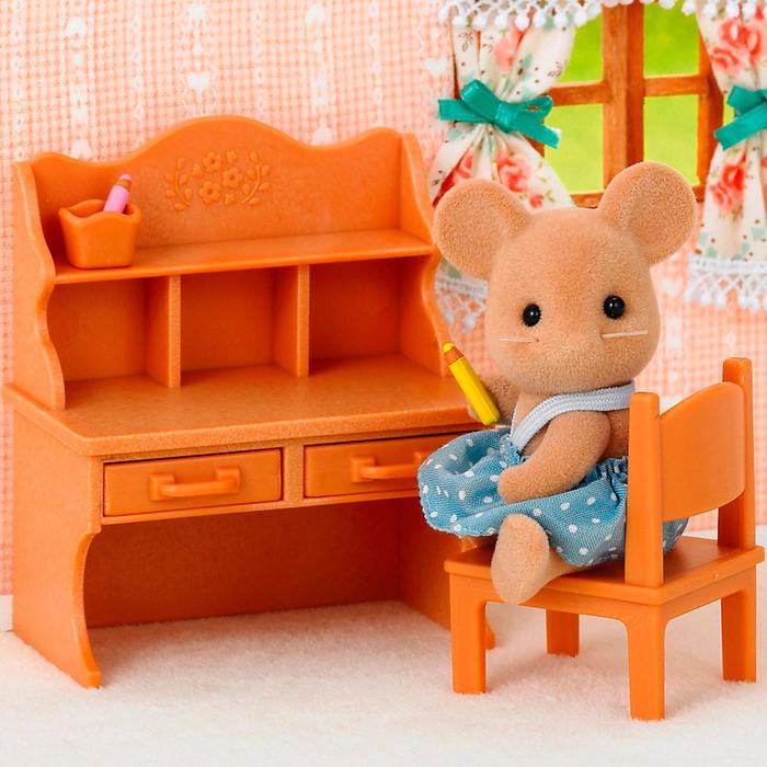 Набор sylvanian families мария за партой