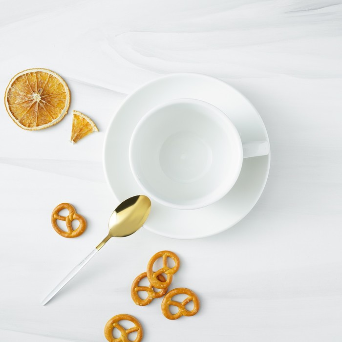 Ложка чайная из нержавеющей стали Magistro «Блинк», 15,5×2,8 см, белая ручка, на подвесе, цвет золотой - фото 1908775483