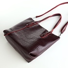 Сумка женская на молнии, цвет бордовый - фото 27333859