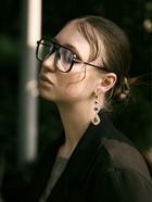 Серьги висячие со стразами «Вечерние» мадам, цвет бело-красный в золоте, 7 см - Фото 2