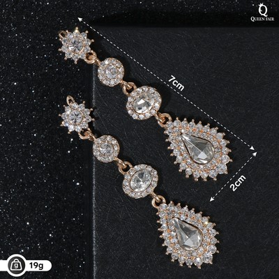 Серьги висячие со стразами «Вечерние» мадам, цвет белый в золоте