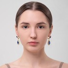 Серьги висячие со стразами «Вечерние» дама, цвет бело-синий в золоте - Фото 3