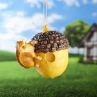 Подвесной декор "Кормушка белка с орехом" малая 17х17х16см - Фото 1