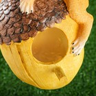 Подвесной декор "Кормушка белка с орехом" 24х17х13см - Фото 4