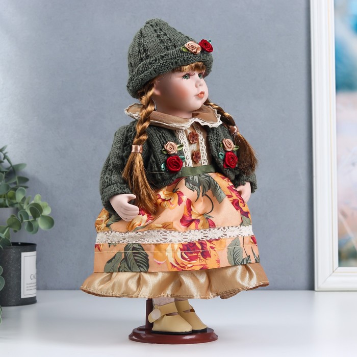 Кукла коллекционная керамика "Даша в платье с цветами, в зеленой кофточке" 30 см 51484