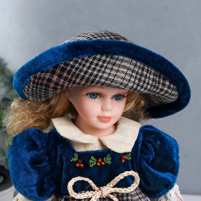 Кукла коллекционная керамика "Тася в барх.синем платье с передник-клетка, с корзиной" 30 см   626092 - фото 1897048652