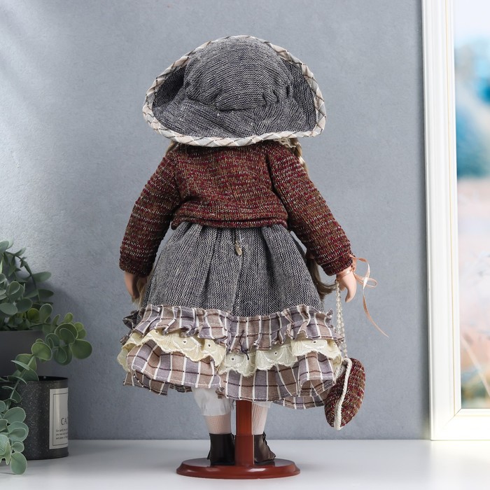 Кукла коллекционная керамика "Лаура в сером платье, коричневом джемпере" 40 см 51495