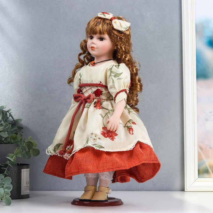 Кукла коллекционная керамика "Оля в платье с цветами и бордовой нижней юбкой" 40 см 51498