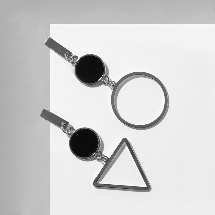 Серьги «Ракушка» треугольник полый, чёрные в серебре - Фото 1