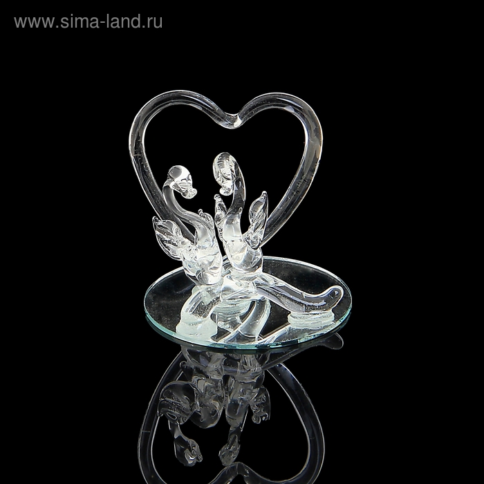 Сувенир стекло "Лебеди в сердце на зеркальной подставке" 5,5х5,5х6 см - Фото 1