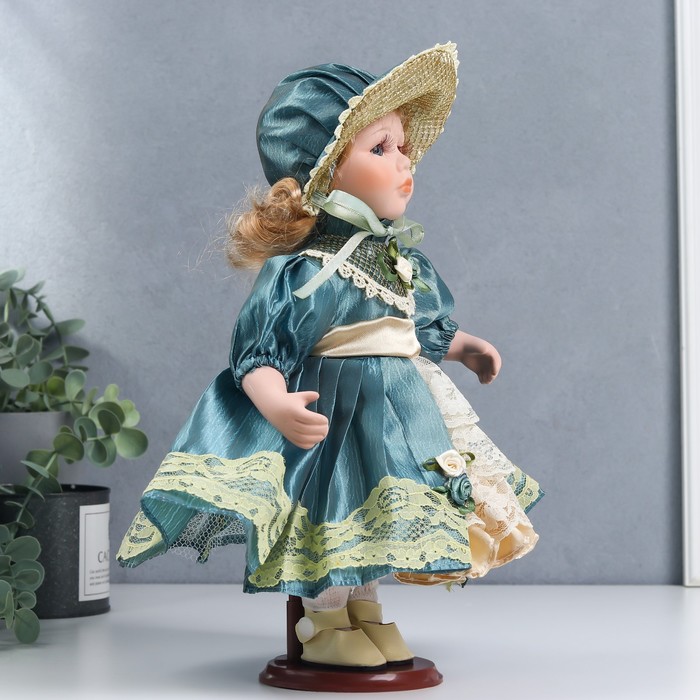 Кукла коллекционная керамика "Танечка в платье цвета морской волны и чепчике" 30 см - фото 1900000934