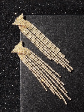 Серьги висячие со стразами «Водопад» бантик, белые в золоте,10 см 7481053