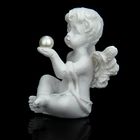 Сувенир полистоун "Ангелочек с жемчужиной" 4,3х4х3 см - Фото 3