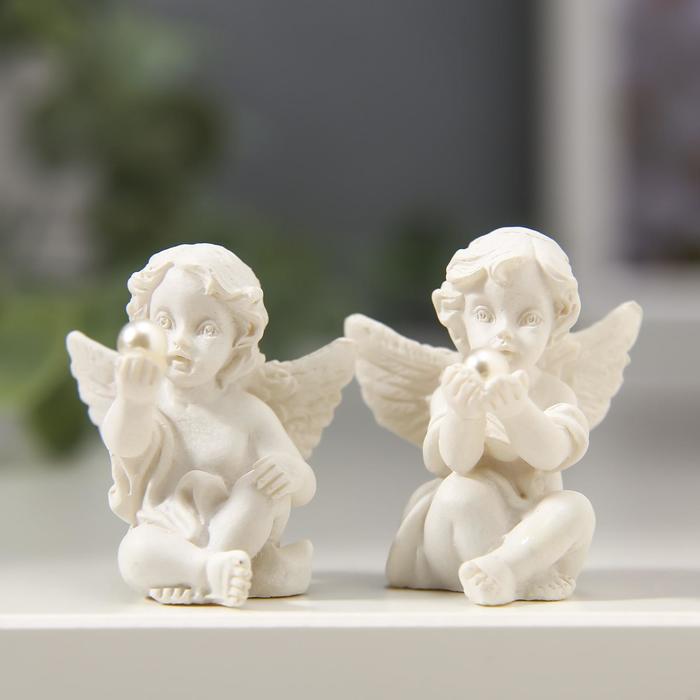 Фигурка полистоун «Ангелочек рассматривает жемчужину», 3.5×2.5×2.8 см, МИКС - Фото 1