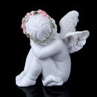 Сувенир полистоун "Ангел в венке из роз задумчивый" 6,8х5,5х4,5 см - Фото 3
