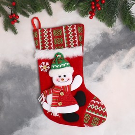 Носок для подарков "Снеговик со снежинкой, сидит" 26х40 см, зелёно-красный