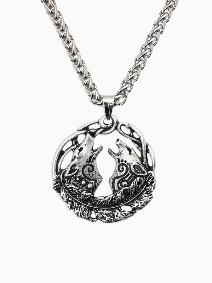 Кулон-оберег «Волки», воют на луну, цвет чернёное серебро, 59 см - Фото 1