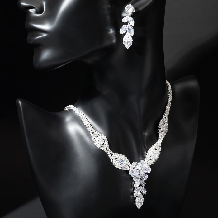 Гарнитур 2 предмета: кулон, серьги «Вечеринка» лёд и цветы, цвет бело-голубой в серебре - Фото 1