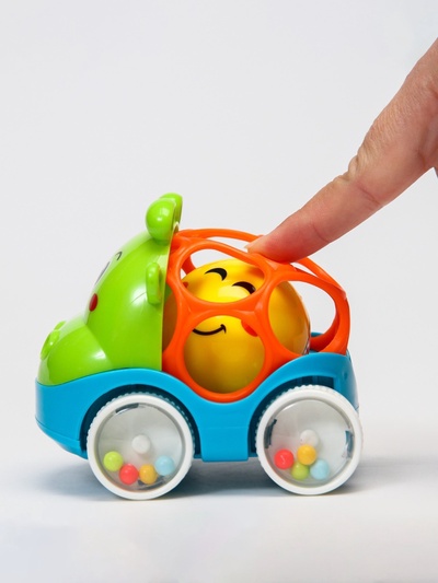 Машинка - погремушка Крошка Я «Жирафик», с эластичными элементами