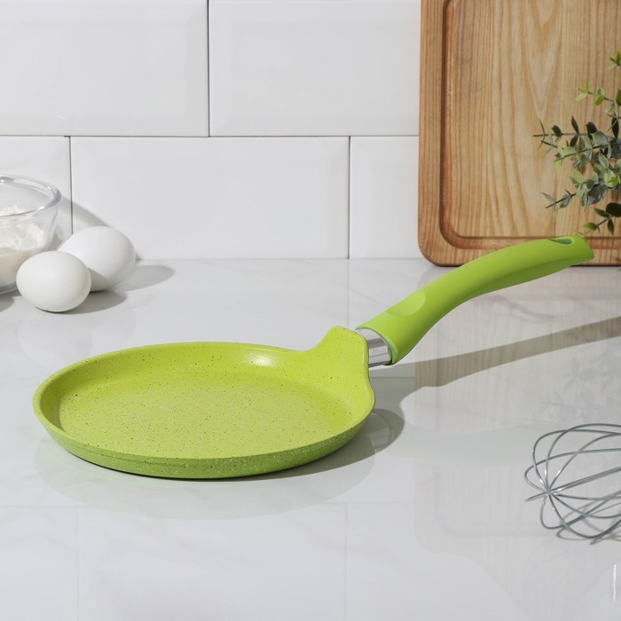 Сковорода блинная Trendy style, d=20 см, пластиковая ручка, антипригарное покрытие, цвет зелёный - Фото 1