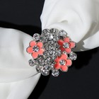 Кольцо для платка «Букет» из мини-цветочков, цвет бело-розовый в серебре - фото 9463026