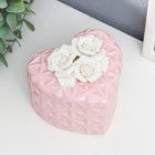 Шкатулка керамика "Три белых розы. Геометрия" сердце розовое 10х11х11 см - фото 9467397