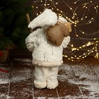 Дед Мороз "В белой шубе, кофте ромбик, с посохом и подарками" 30х16 см - Фото 3