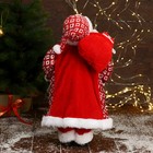 Дед Мороз "В колпачке и шубе ромбик, с фонариком и подарками" 45х23 см - Фото 3
