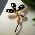 Брошь «Трилистник» с бусиной, цвет чёрно-белый в золоте - Фото 1