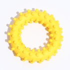 Игрушка "Кольцо с шипами №2", 6,8 см, жёлтая - фото 8602713