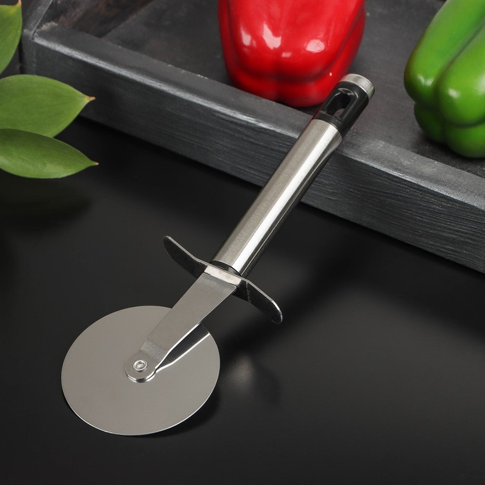Нож для пиццы и теста Доляна Fargo, 20×6,5 см, нержавеющая сталь, цвет чёрный - фото 1876366679