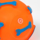 Игрушка пищащая "Шар с косточками"для собак, 8 см, оранжевая - фото 25462988