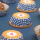 Форма для выпечки и упаковки конфет бумажная UPAK LAND «Цветок», 3.5×2 см, одноразовая, синяя - Фото 4