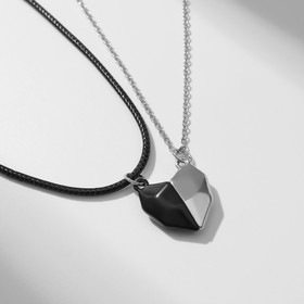 Кулоны "Неразлучники" на магните, половинки сердца, цвет чёрно-серебряный, 43 см