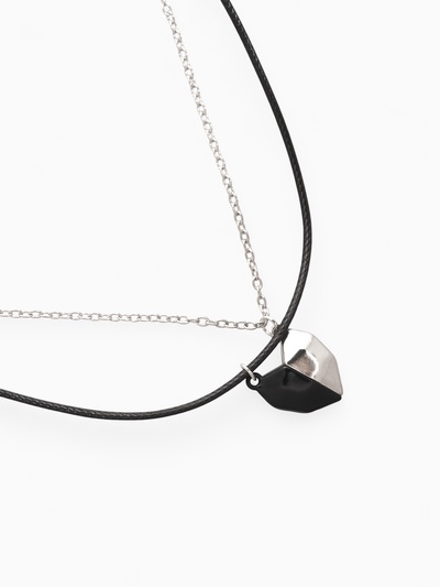 Кулоны «Неразлучники» на магните, половинки сердца, цвет чёрно-серебряный, 48 см