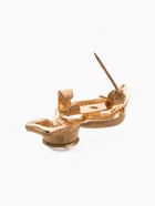 Зажим для кардигана «Волны», белый в золоте - Фото 5