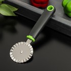 Нож для пиццы и теста ребристый Доляна Lime, 19×6 см, цвет чёрно-зелёный - фото 4339867