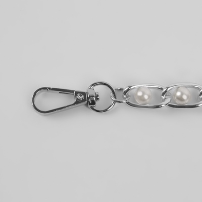 Цепочка с жемчугом для сумки, с карабинами, железная, d=8 мм, 30 см, цвет серебряный