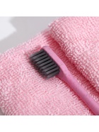 Зубная щетка мягкая, в тубе, розовая 7155710